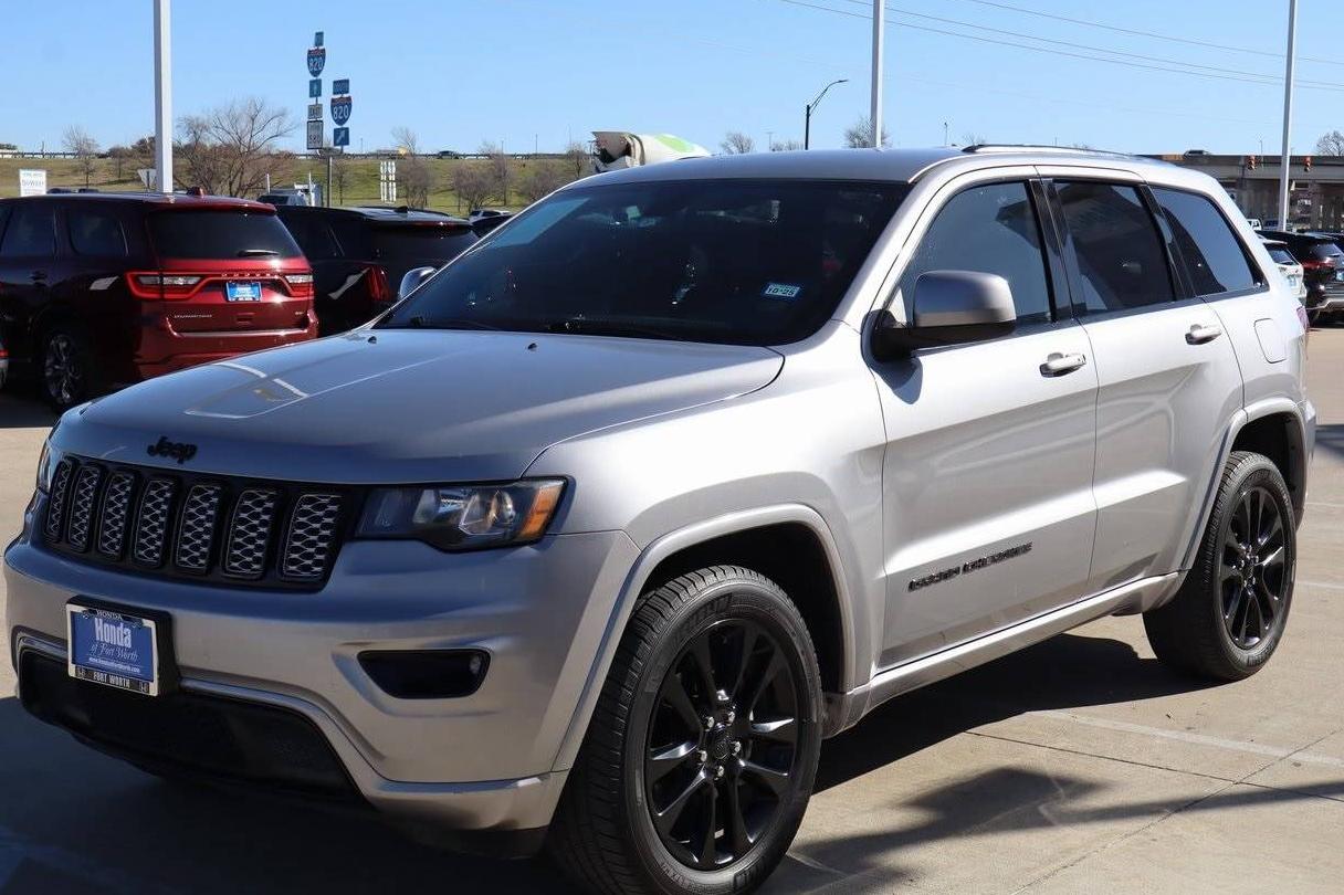 JEEP GRAND CHEROKEE 2017 1C4RJEAG9HC952728 image